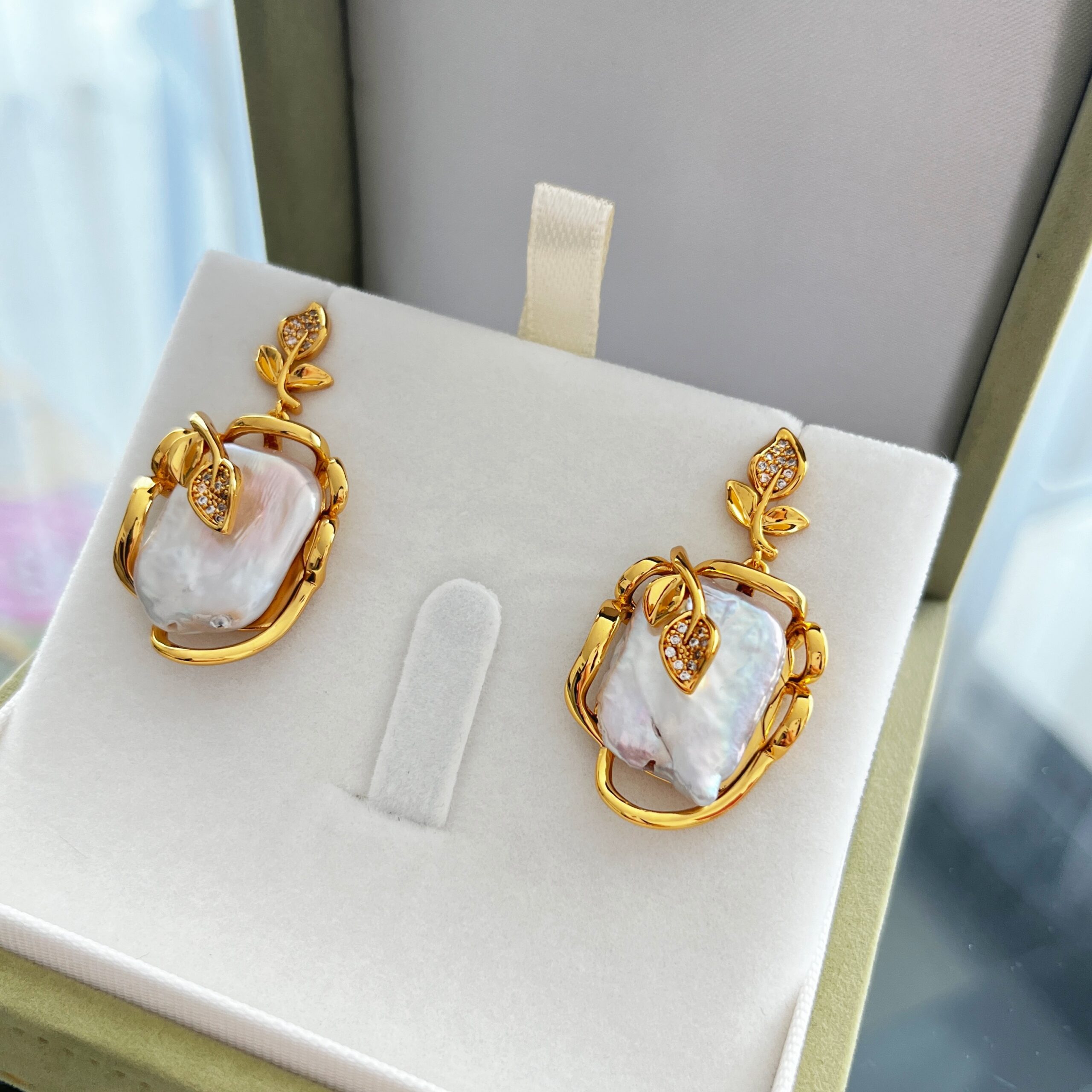 Aurora Vine Baroque Pearl Earrings - Image 3