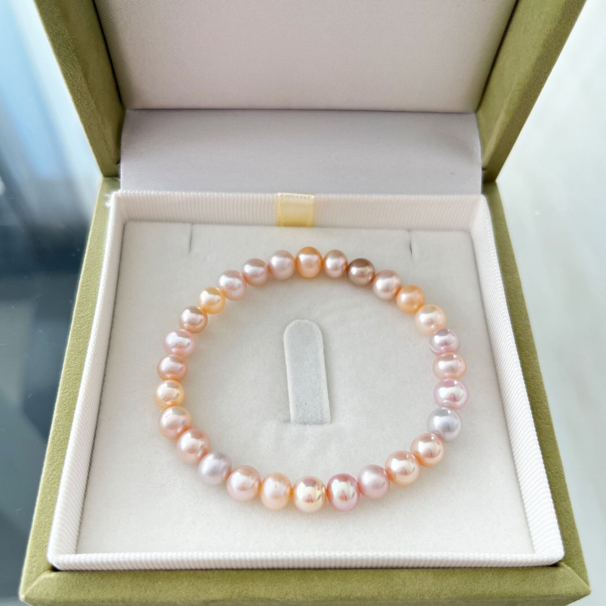 Blossom Pastel Pearl Bracelet