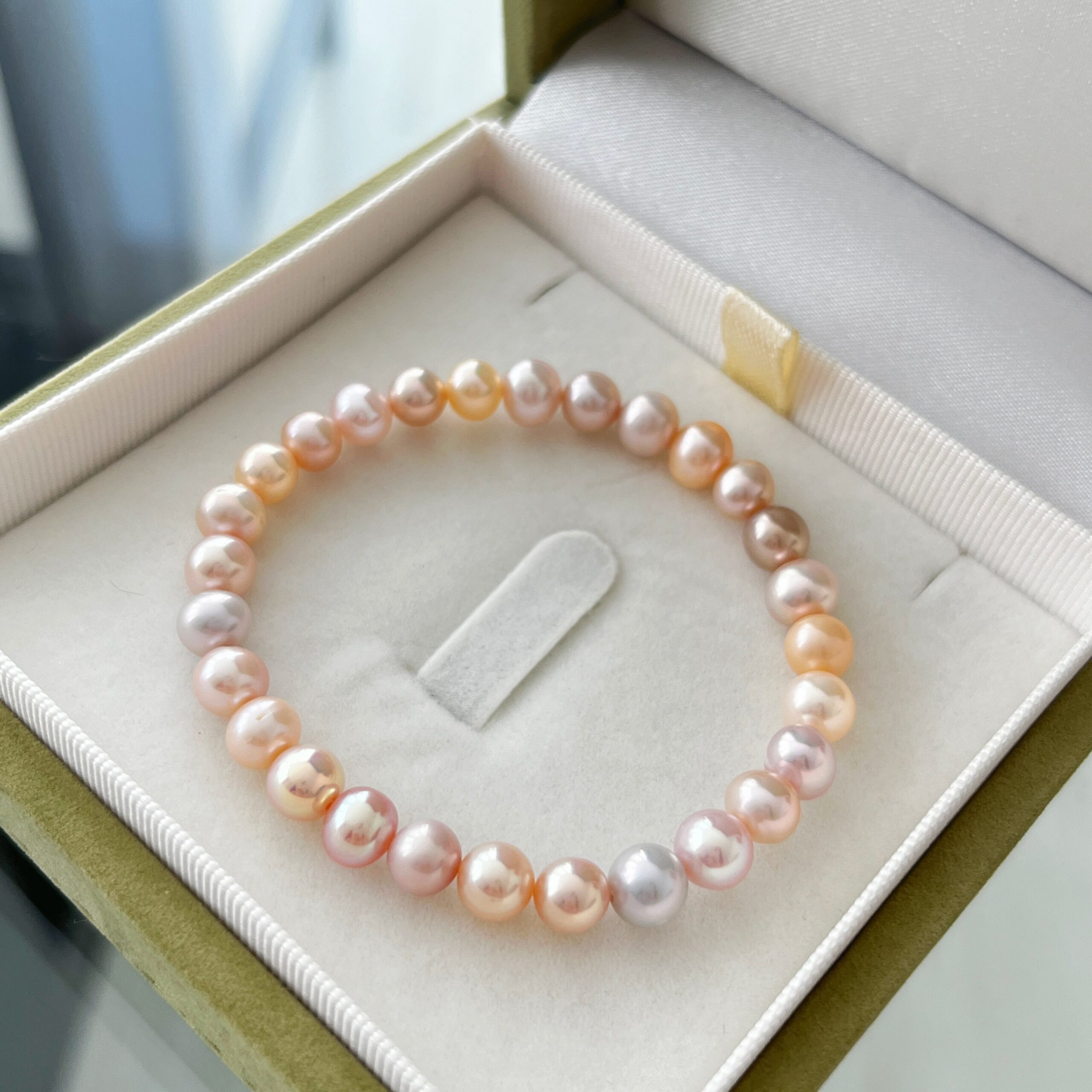 Blossom Pastel Pearl Bracelet - Image 2