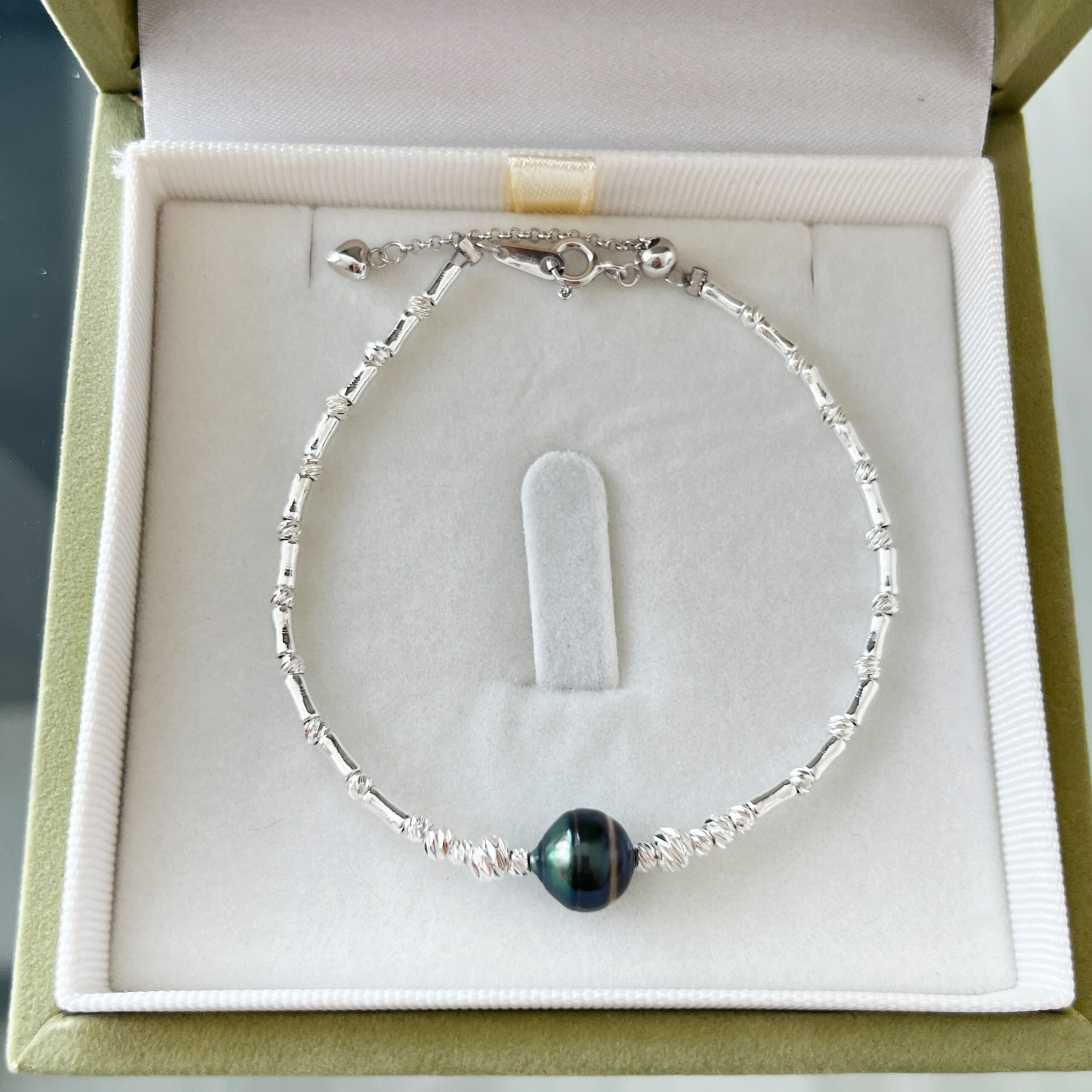 Pearl Essence Bracelet – Akoya / Tahitian - Image 4