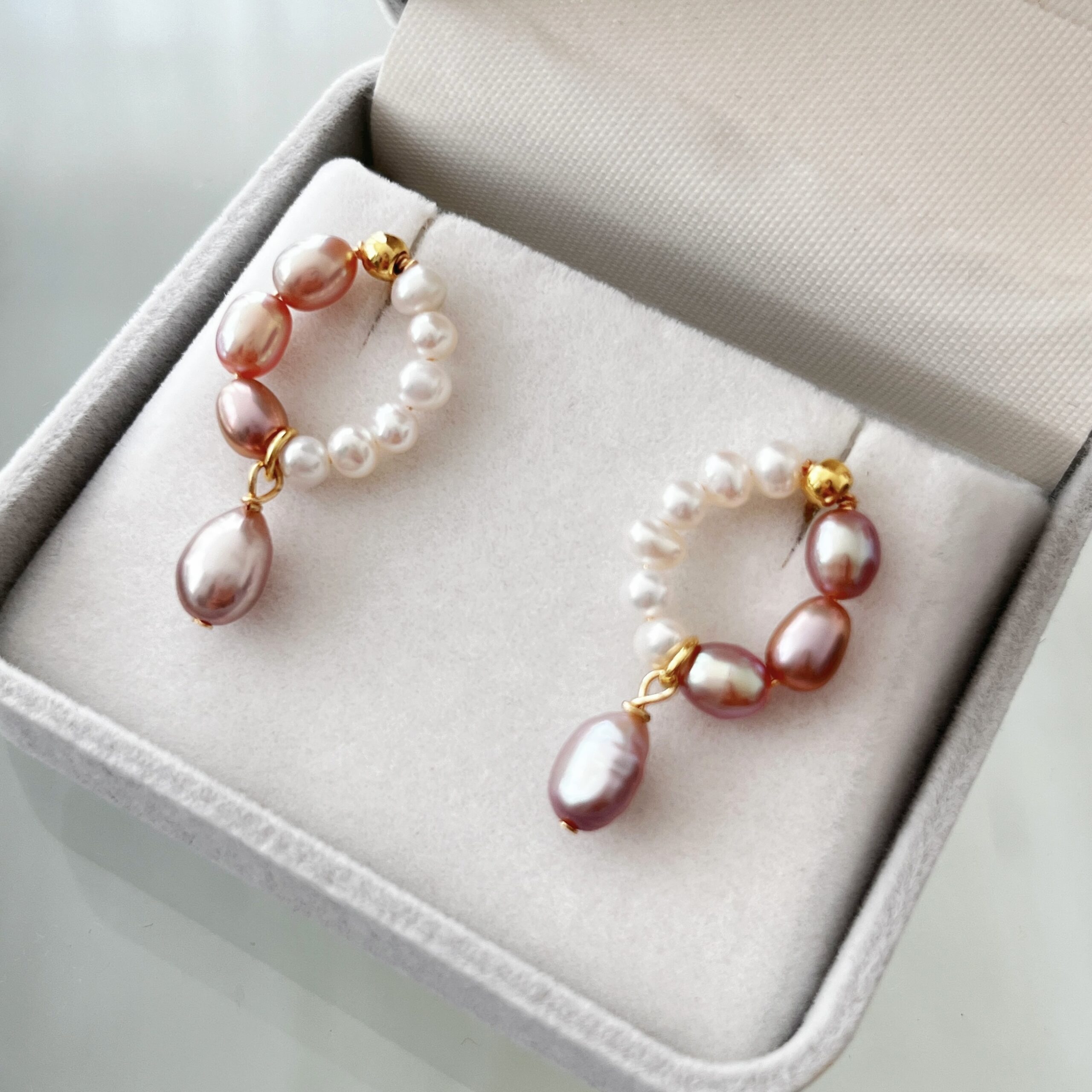 Lavender Mist Baroque Pearl Earrings - Image 3