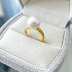 Radiant Aura Pearl Ring