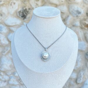 Eterna Glow Necklace