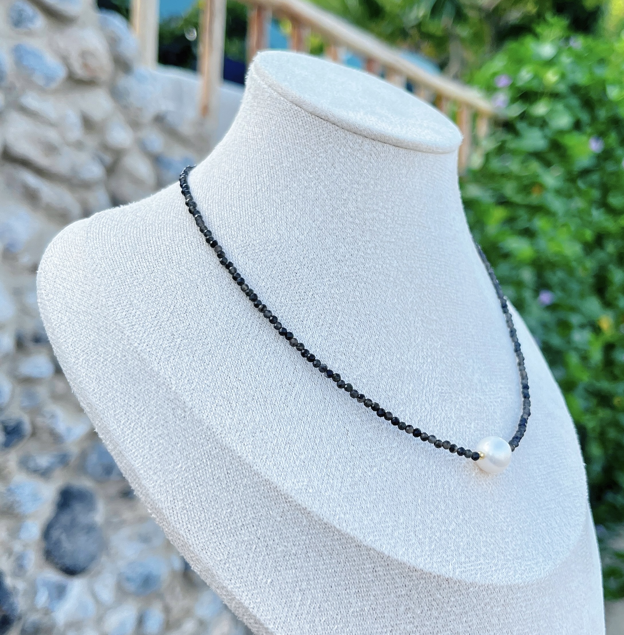 Prismaré Noxara Choker - Image 3