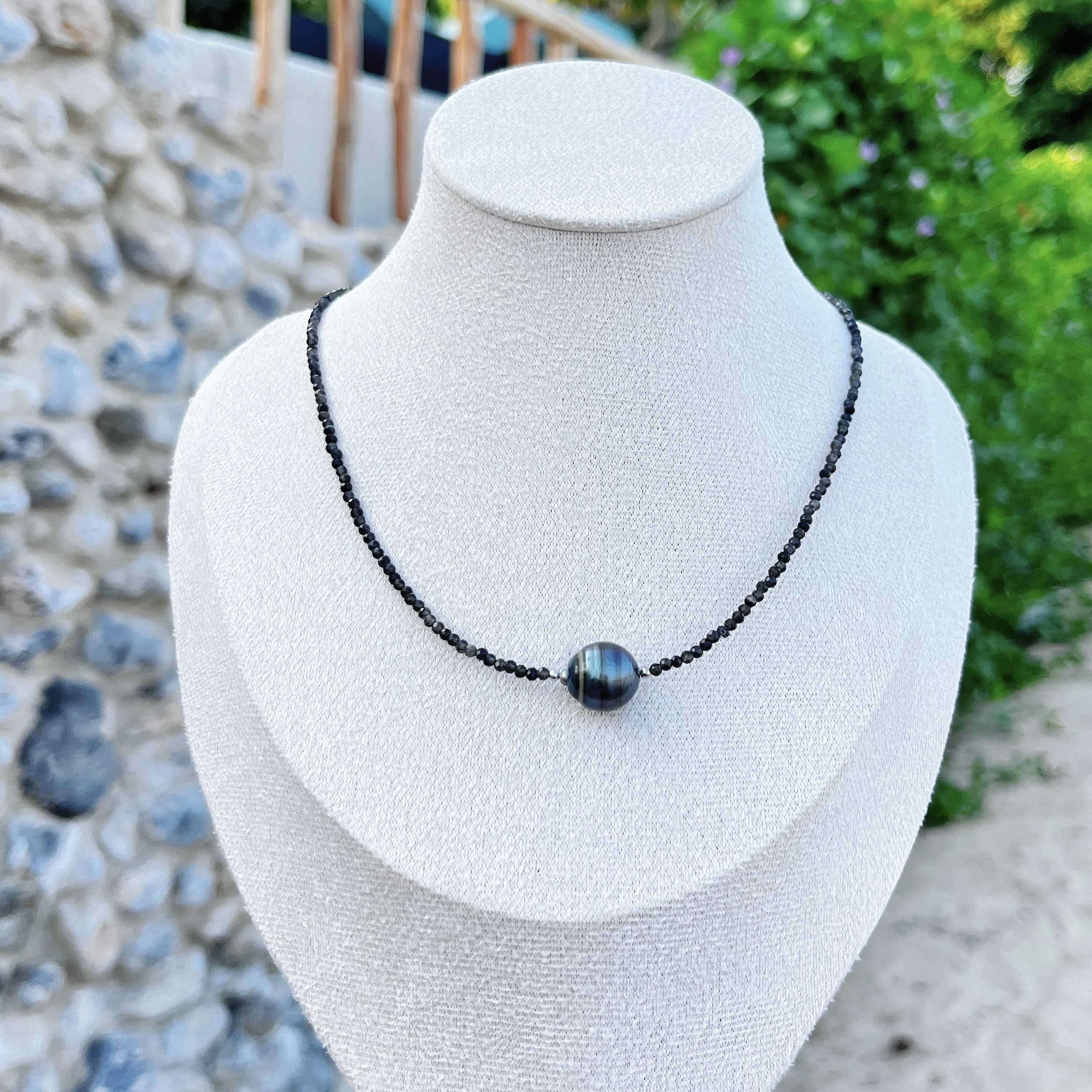 Prismaré Obscura Choker