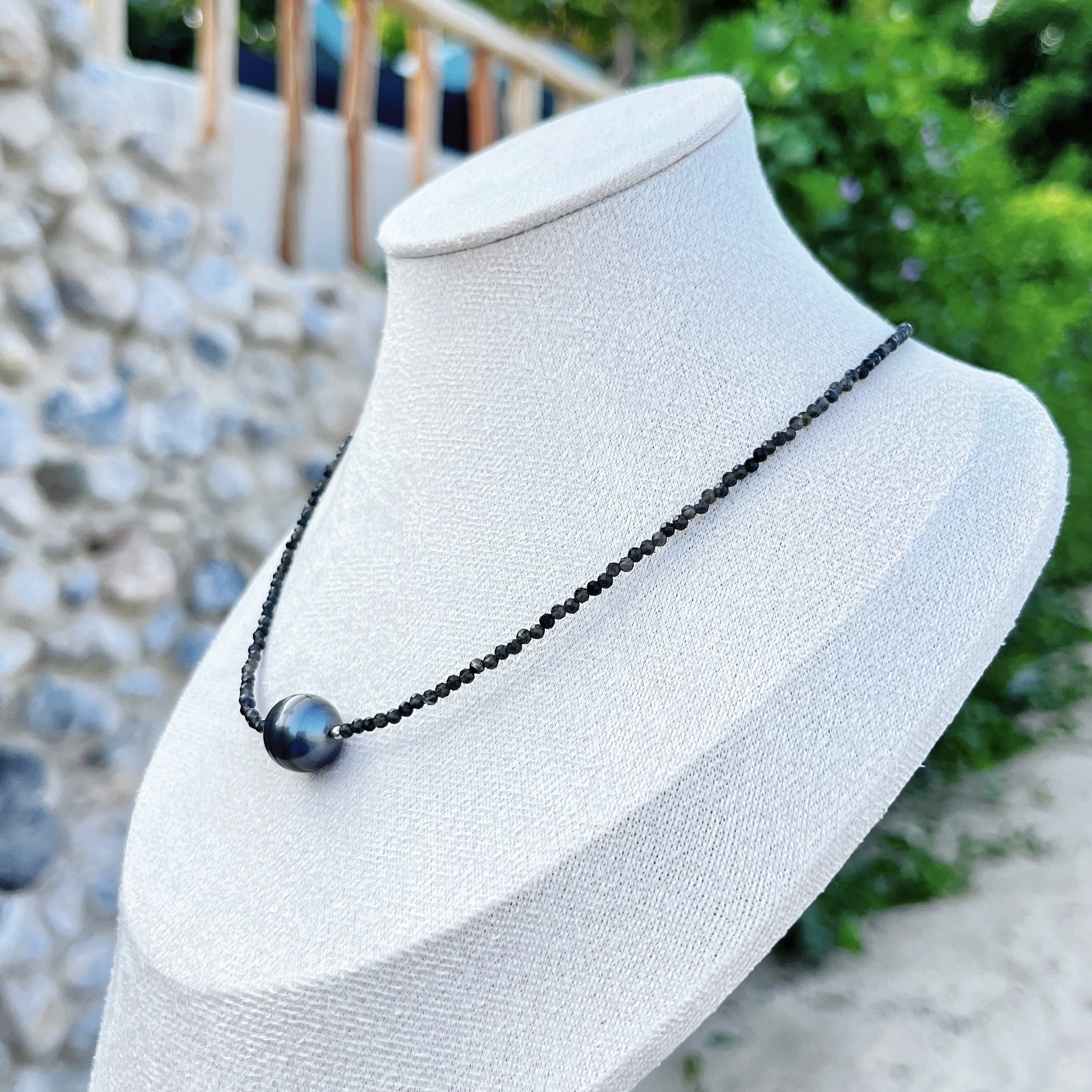 Prismaré Obscura Choker - Image 2