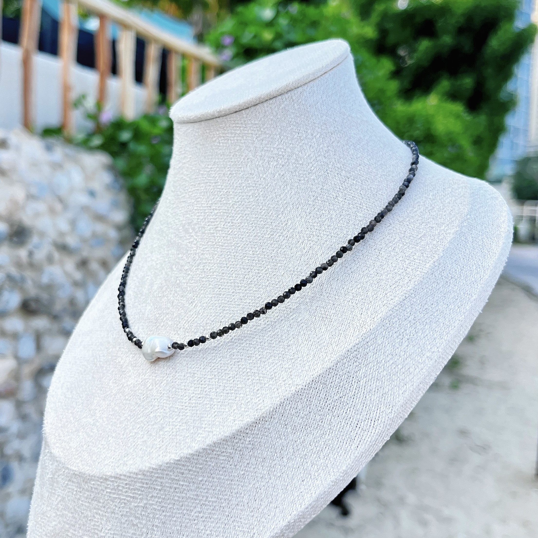 Prismaré Umbra Choker - Image 2