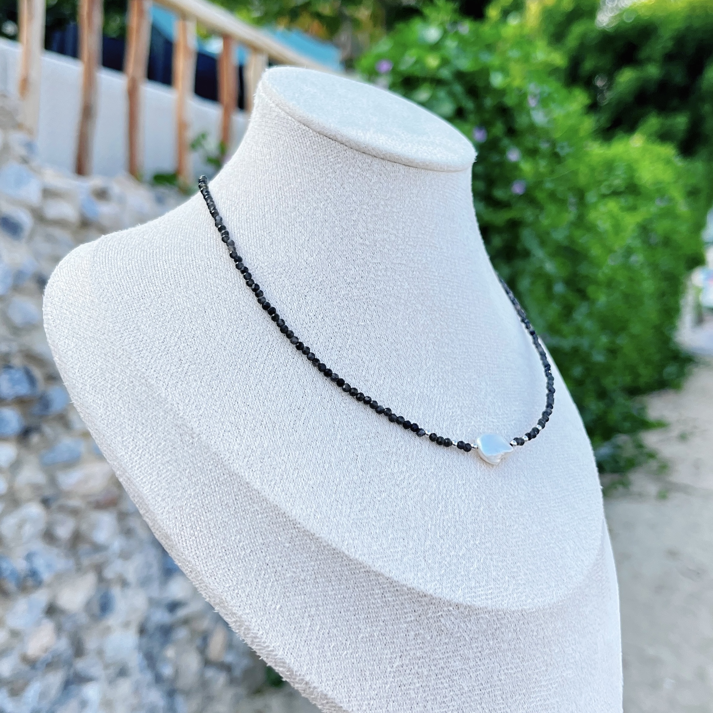 Prismaré Umbra Choker - Image 3