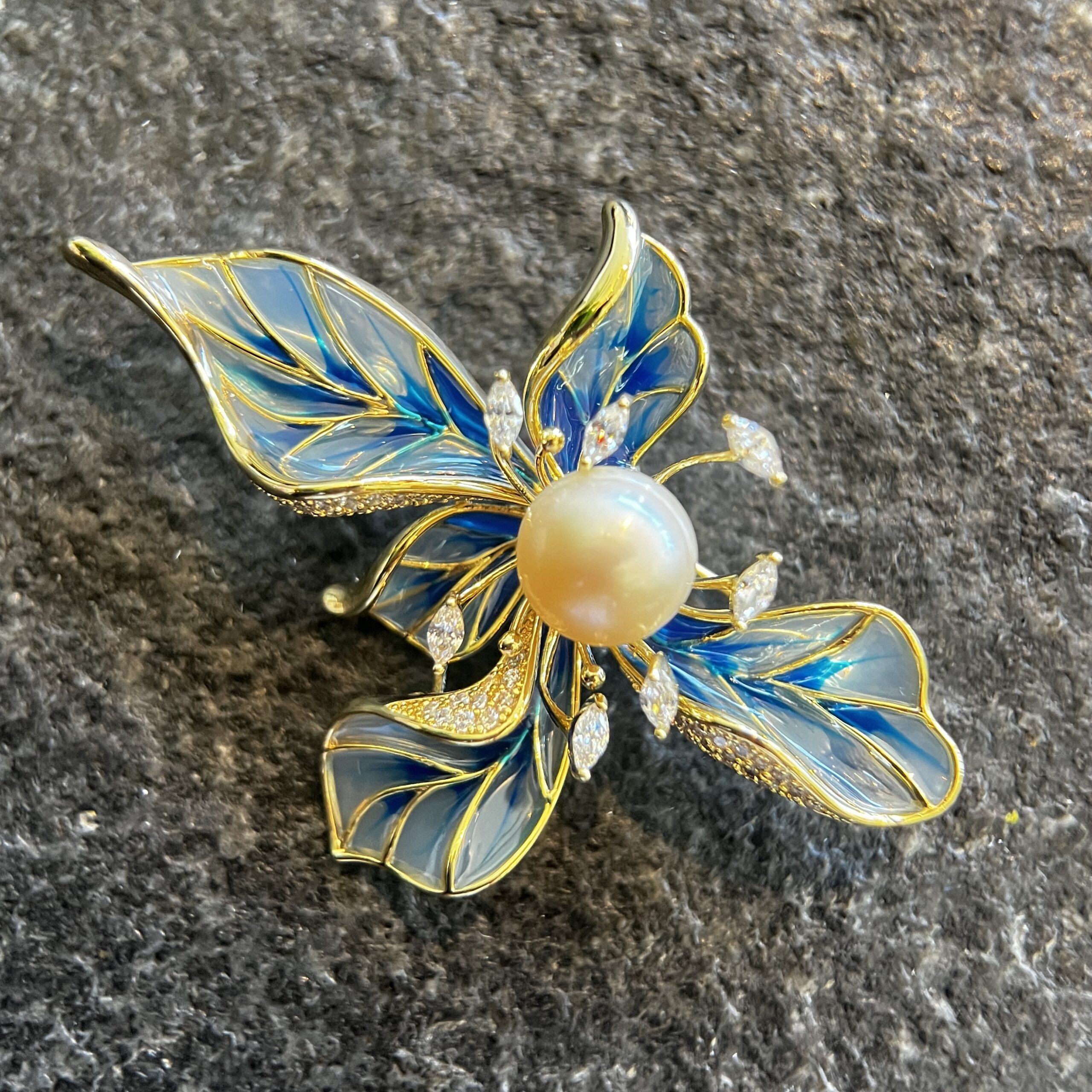Blue Orchid Pearl Brooch - Image 2