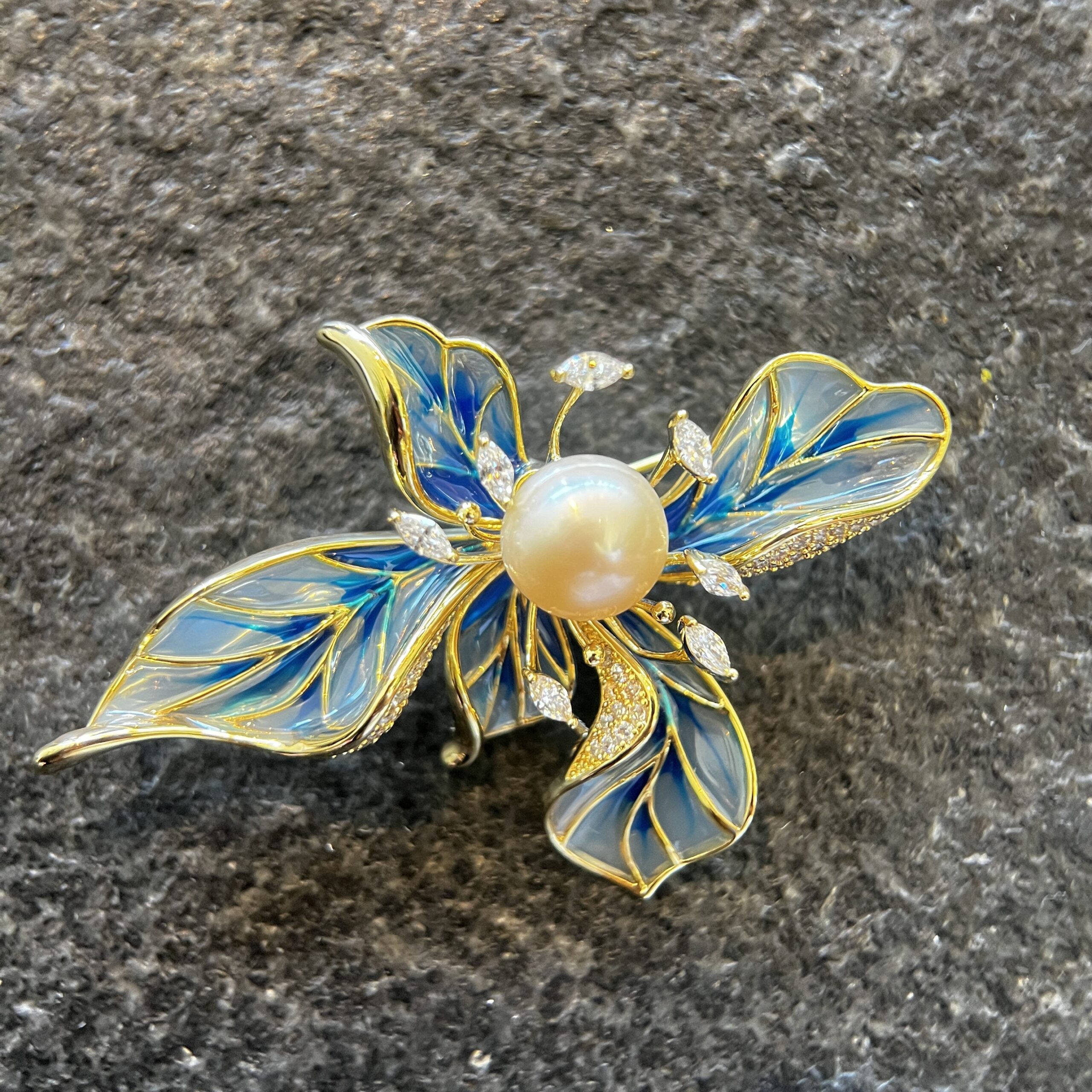 Blue Orchid Pearl Brooch - Image 3