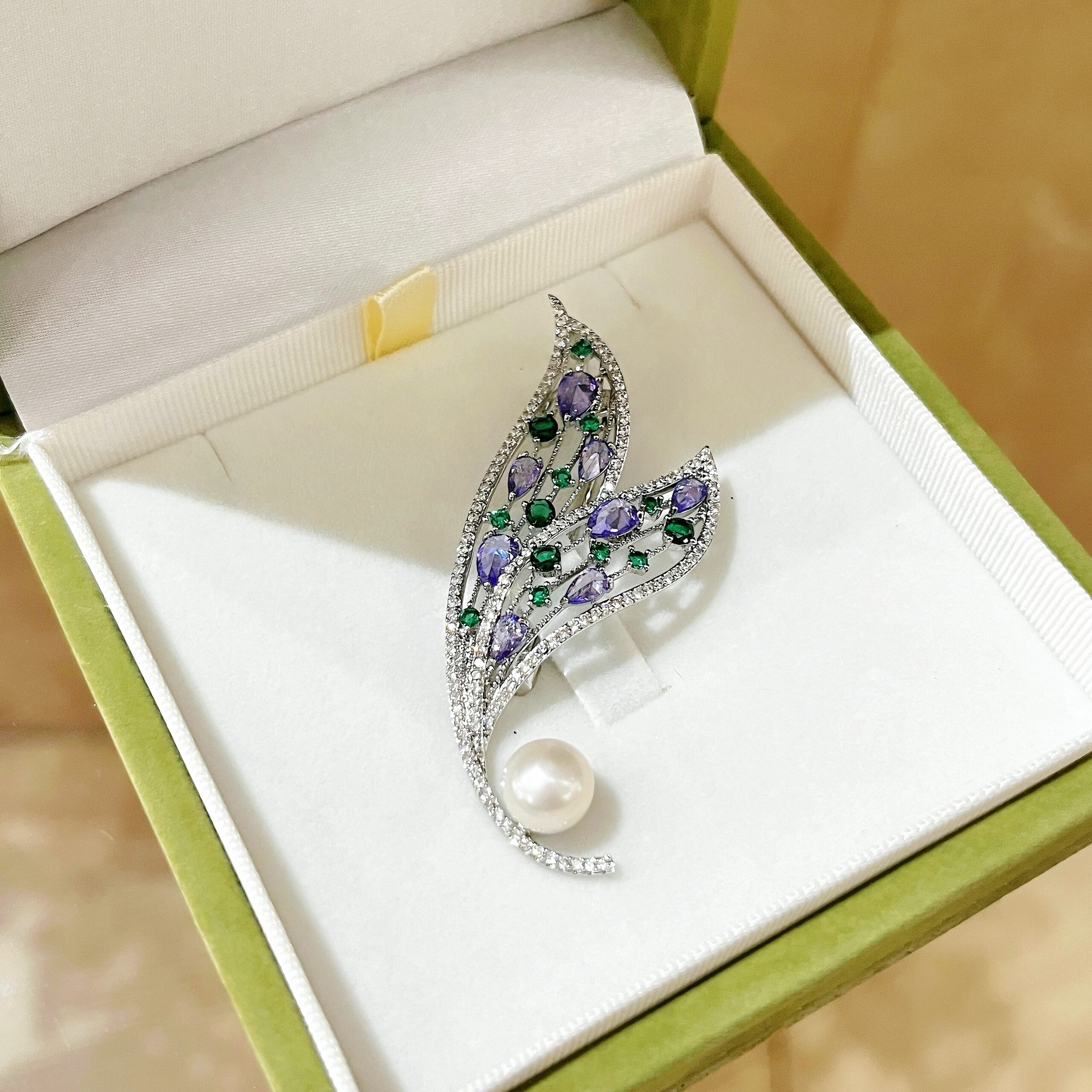 Enchanter’s Leaf Brooch - Image 2
