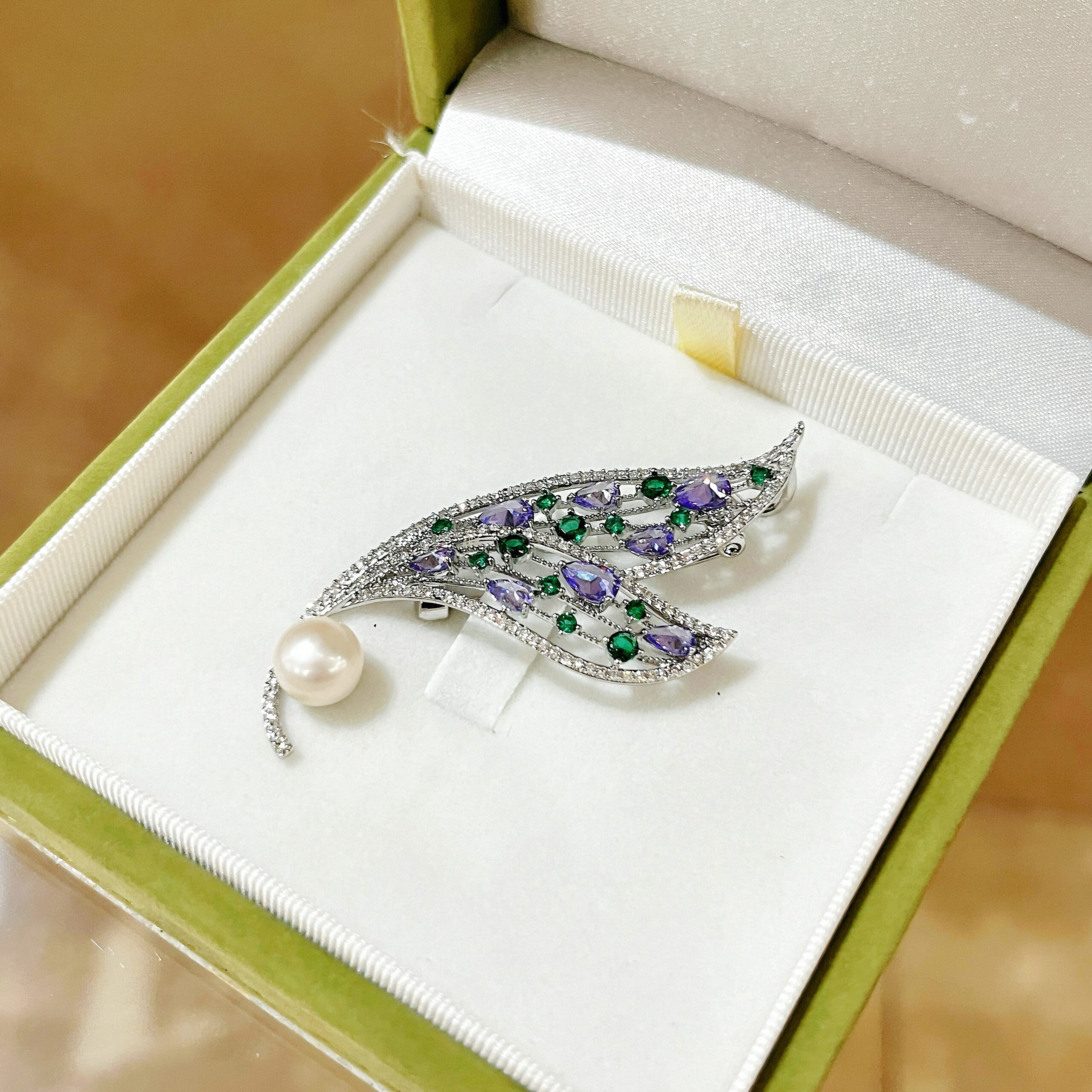 Enchanter’s Leaf Brooch - Image 3