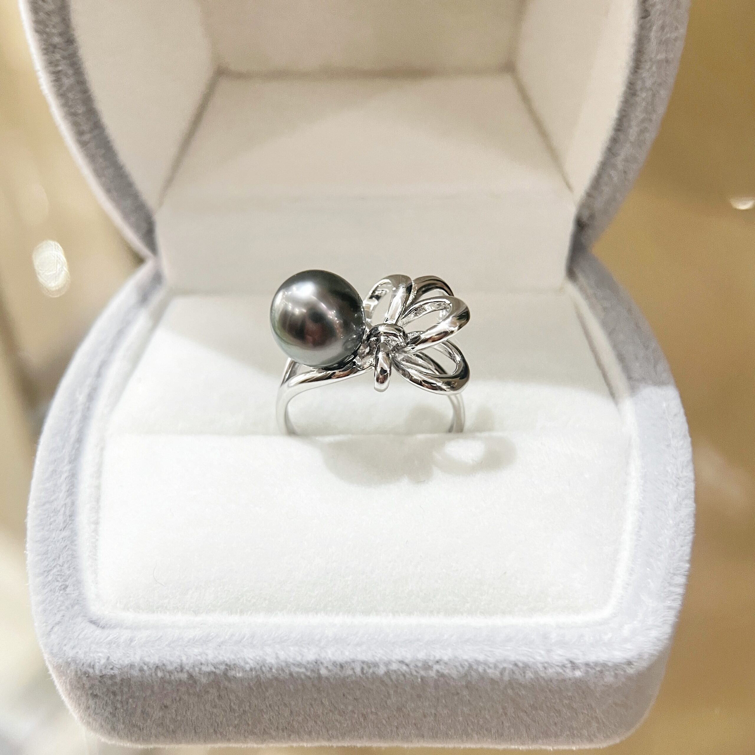 Nocturne Ribbon Ring - Image 3