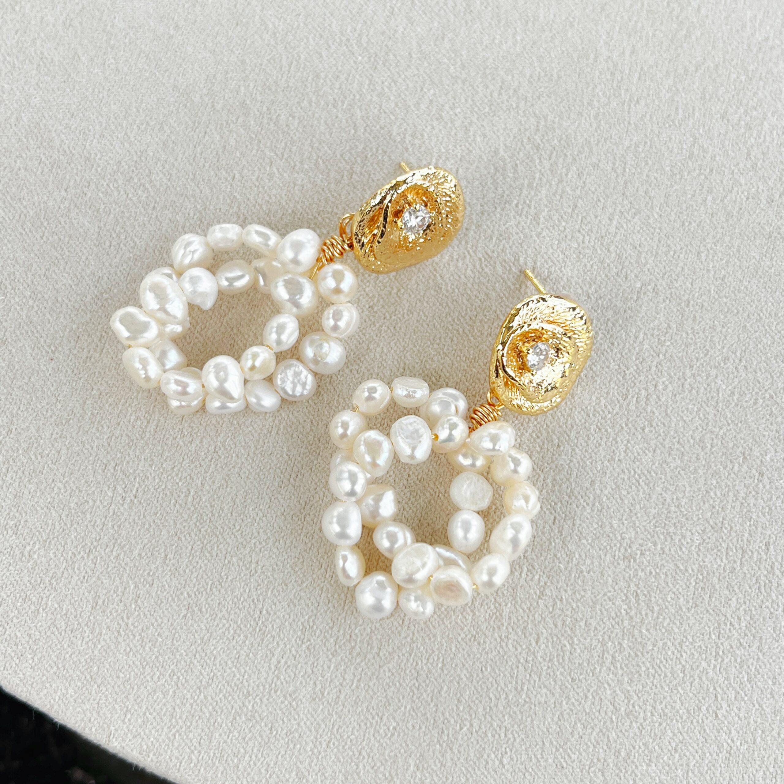 Ripple Pearl Hoop Earrings - Image 3