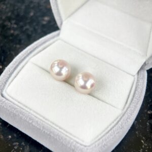 Blushing Nacre Pearl Studs (10-11mm)